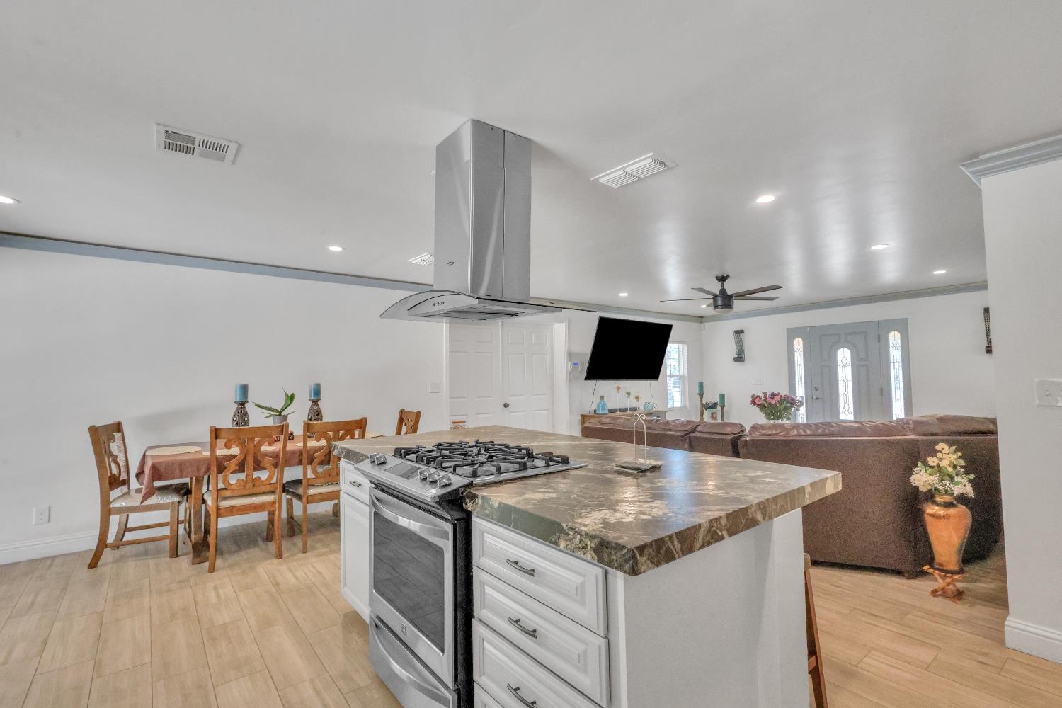Detail Gallery Image 31 of 66 For 8033 Sunrise Blvd, Citrus Heights,  CA 95610 - 4 Beds | 3 Baths