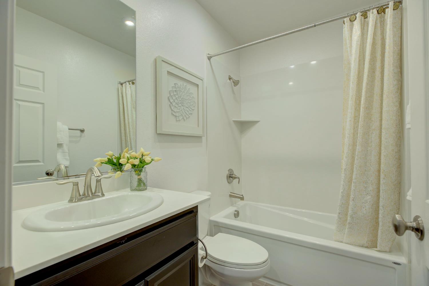 Detail Gallery Image 17 of 50 For 1216 Fence Post Way, Roseville,  CA 95747 - 4 Beds | 4 Baths