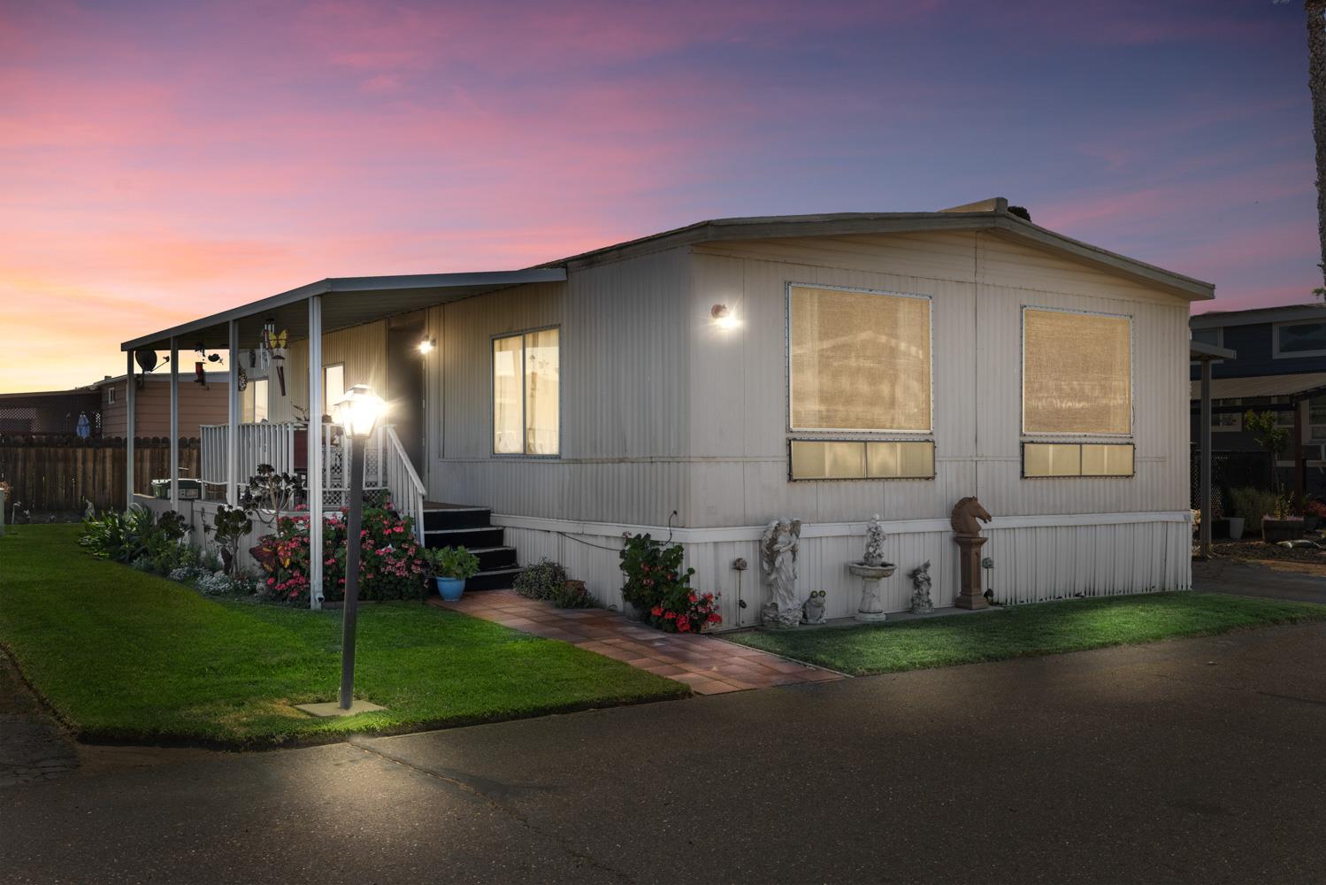 Detail Gallery Image 1 of 35 For 3418 N Waring Rd 52, Denair,  CA 95316 - 2 Beds | 2 Baths