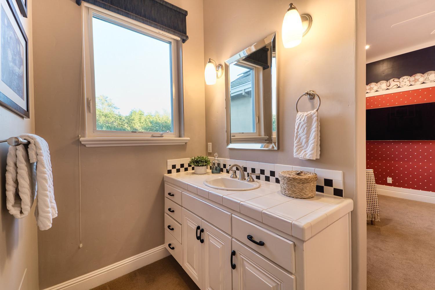 Detail Gallery Image 56 of 75 For 215 Oak Brook Ct, Auburn,  CA 95602 - 3 Beds | 2/1 Baths