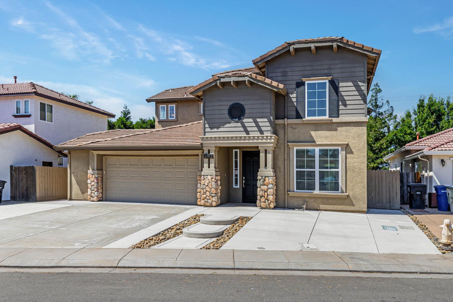 Detail Gallery Image 2 of 64 For 3913 Misty Ln, Modesto,  CA 95355 - 4 Beds | 3 Baths