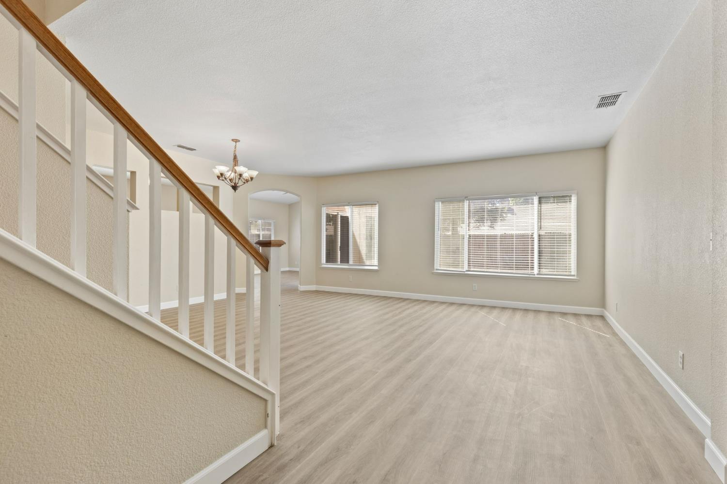 Detail Gallery Image 20 of 63 For 640 Garden Park Dr, Roseville,  CA 95678 - 4 Beds | 3 Baths
