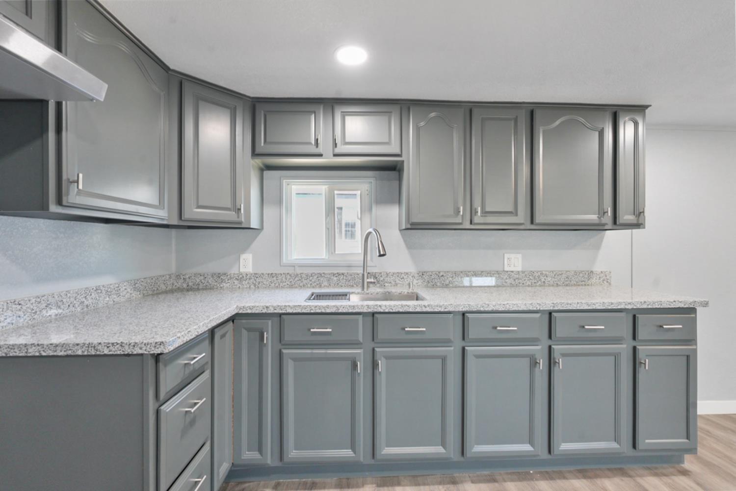 Detail Gallery Image 12 of 30 For 555 Moffat Blvd 14, Manteca,  CA 95336 - 3 Beds | 2 Baths