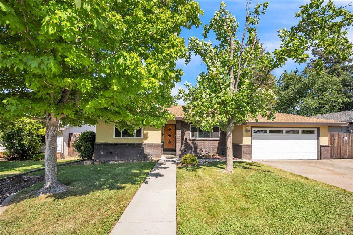 Detail Gallery Image 27 of 40 For 4732 Minaret Way, Carmichael,  CA 95608 - 2 Beds | 2 Baths