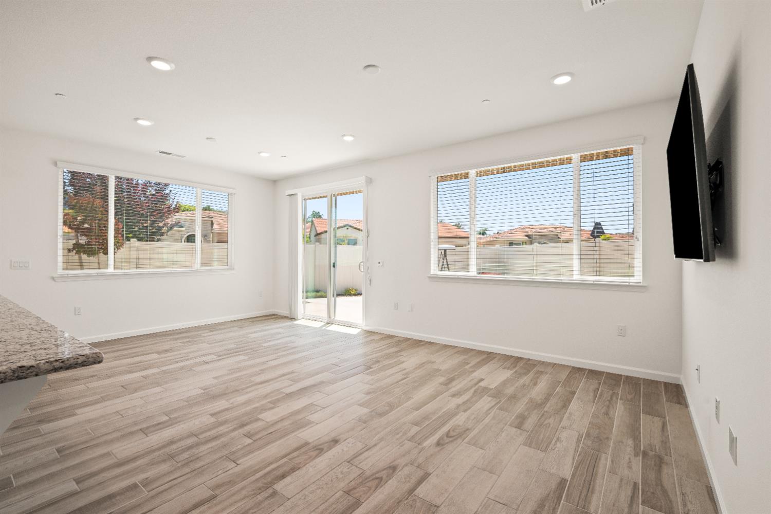 Detail Gallery Image 9 of 43 For 8924 El Cielo Ln, El Dorado Hills,  CA 95762 - 2 Beds | 2 Baths