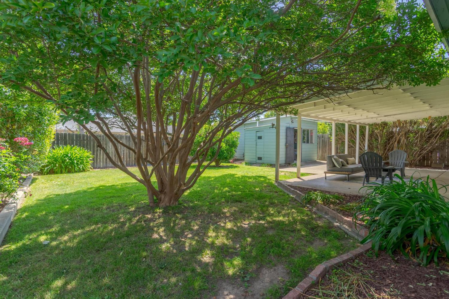 Detail Gallery Image 25 of 26 For 2320 Barcelona Way, Sacramento,  CA 95825 - 3 Beds | 3 Baths