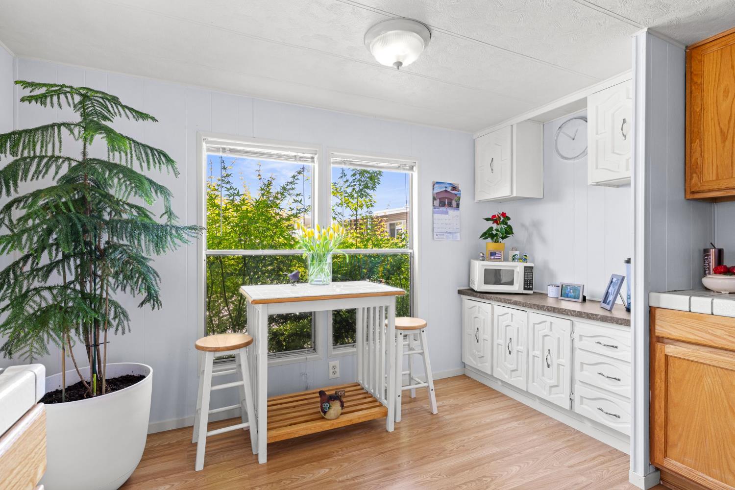 Detail Gallery Image 11 of 27 For 2540 Grass Valley Hwy 105, Auburn,  CA 95603 - 2 Beds | 1 Baths