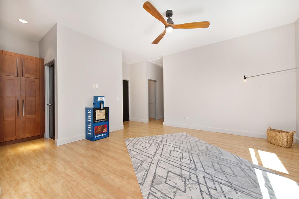 Detail Gallery Image 11 of 33 For 2117 S St #204,  Sacramento,  CA 95816 - 2 Beds | 2 Baths