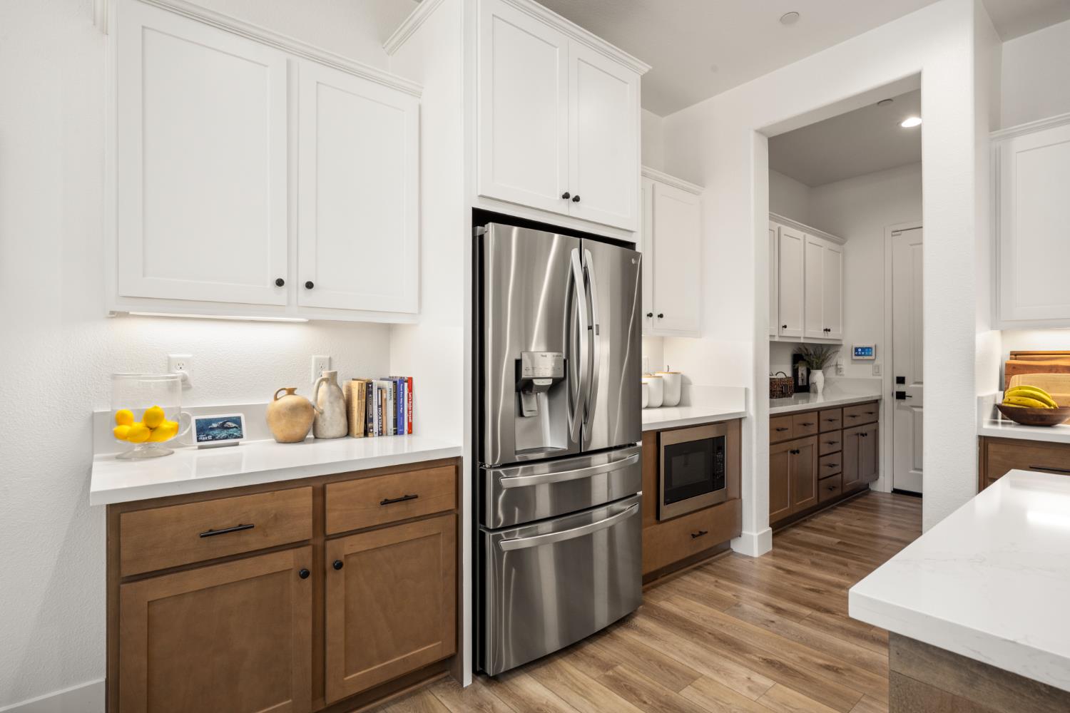 Detail Gallery Image 20 of 45 For 3180 Crocker Dr, Sacramento,  CA 95818 - 4 Beds | 3 Baths