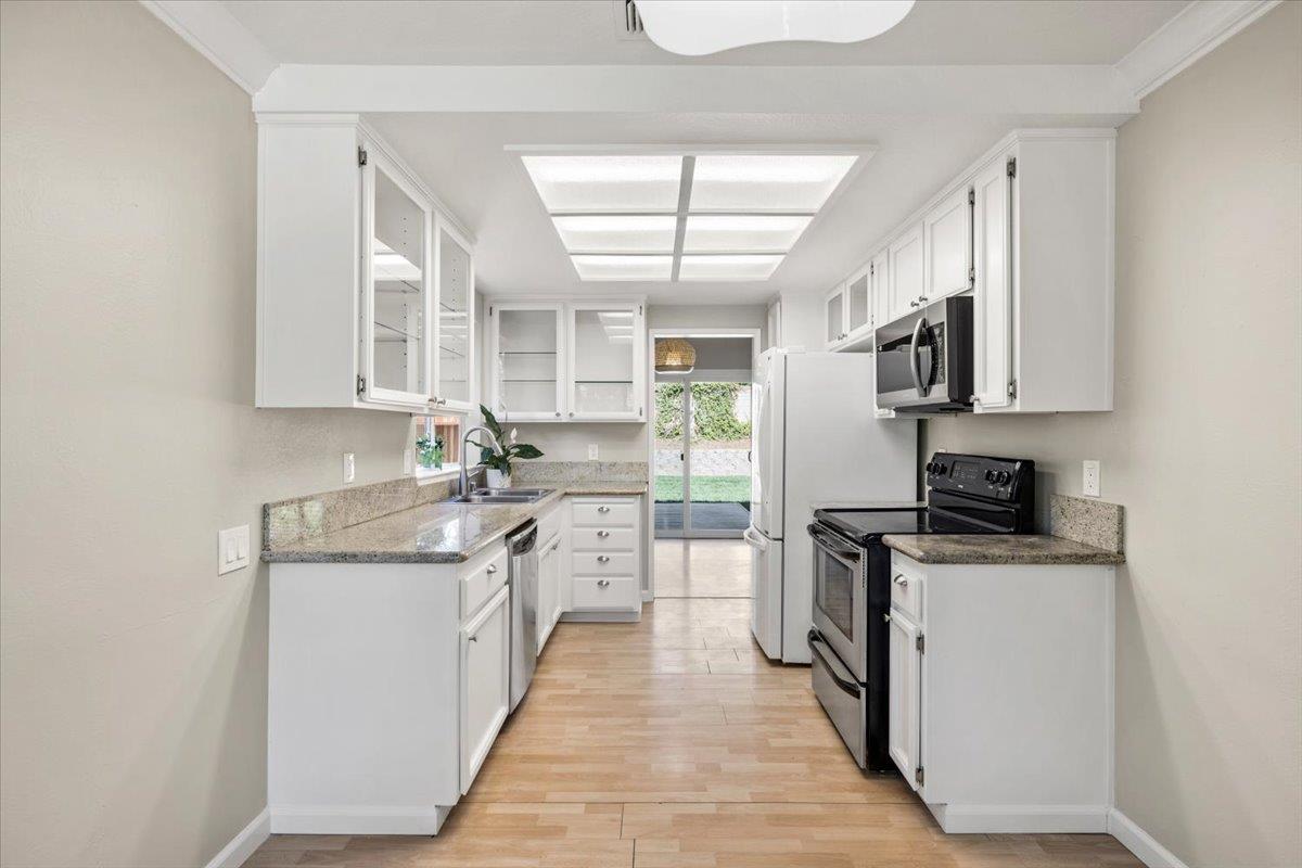 Detail Gallery Image 13 of 36 For 2619 Stoughton Way, Sacramento,  CA 95827 - 3 Beds | 2 Baths