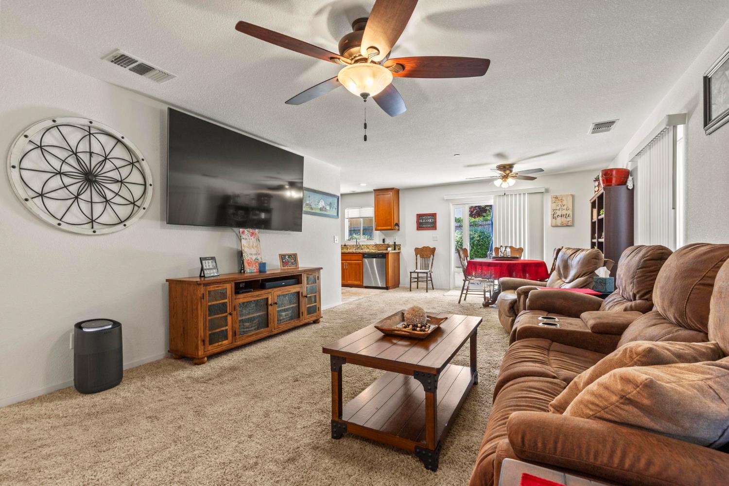 Detail Gallery Image 6 of 24 For 107 Garry Ct, Arbuckle,  CA 95912 - 3 Beds | 2 Baths