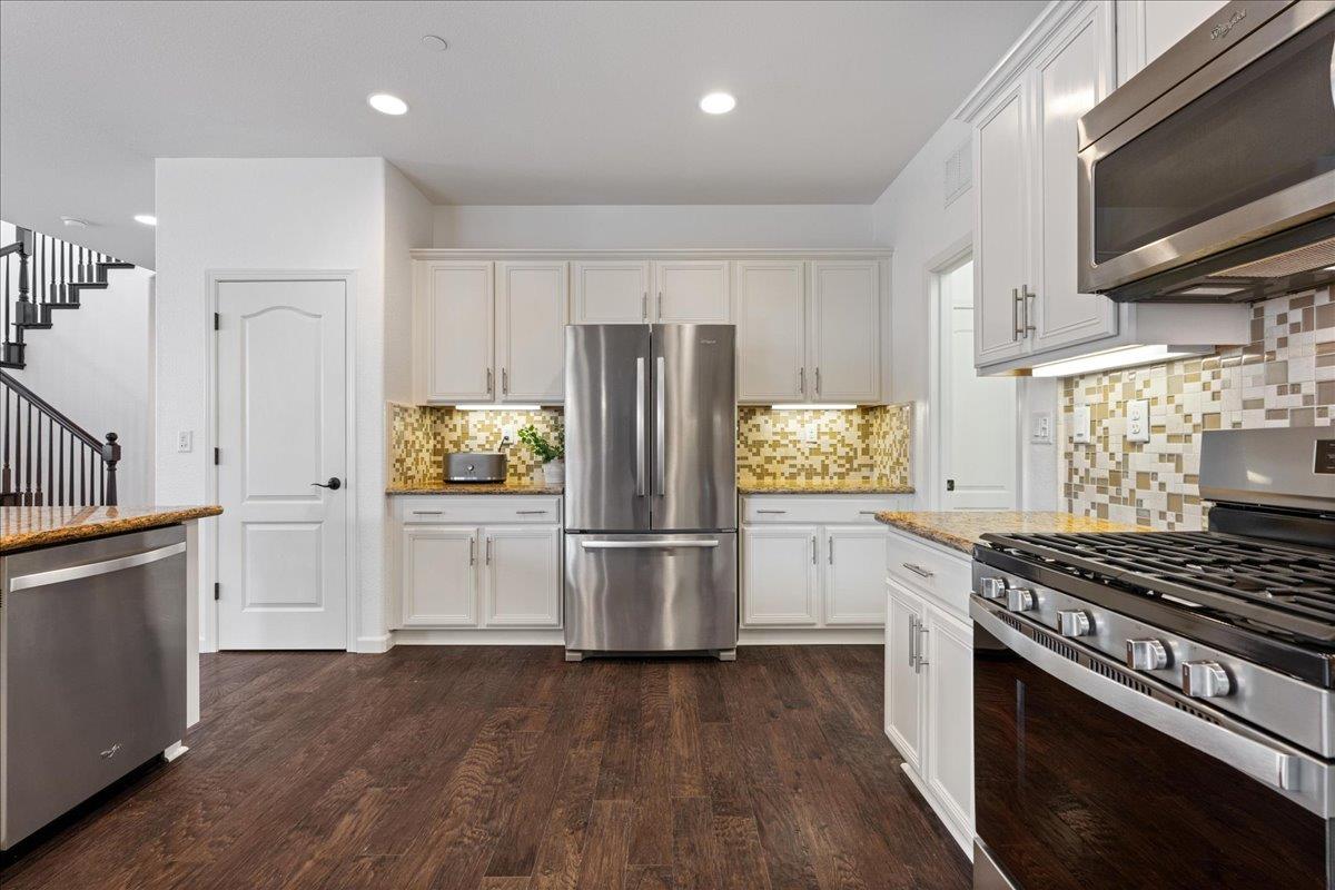 Detail Gallery Image 10 of 40 For 4065 Shorthorn Way, Roseville,  CA 95747 - 4 Beds | 3/1 Baths