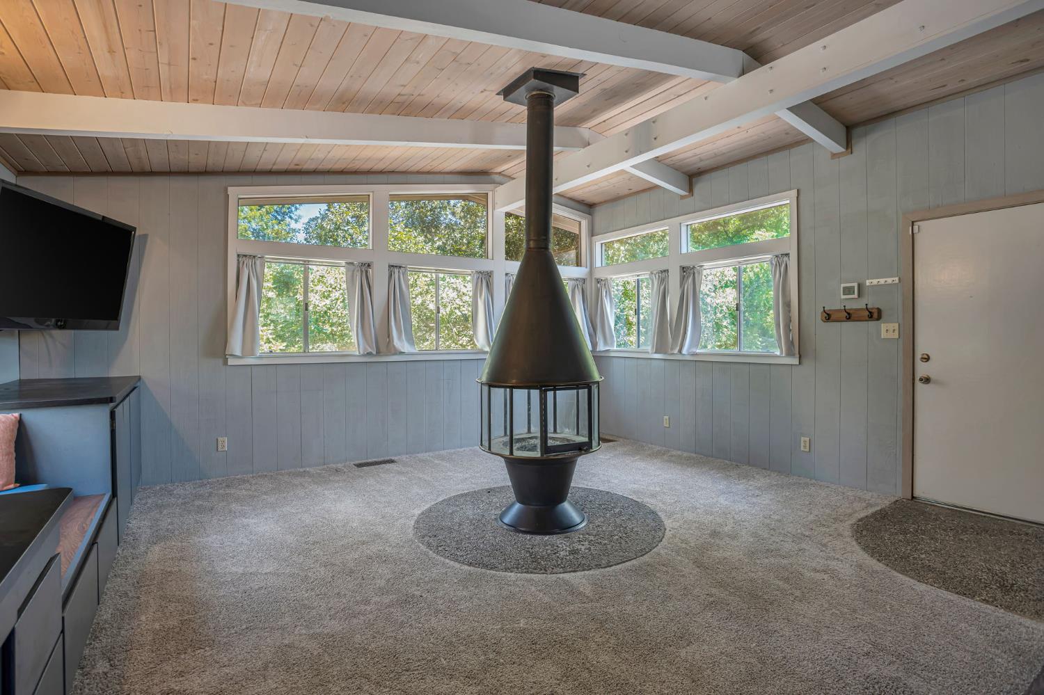 Detail Gallery Image 6 of 28 For 916 B St, Davis,  CA 95616 - 3 Beds | 3 Baths