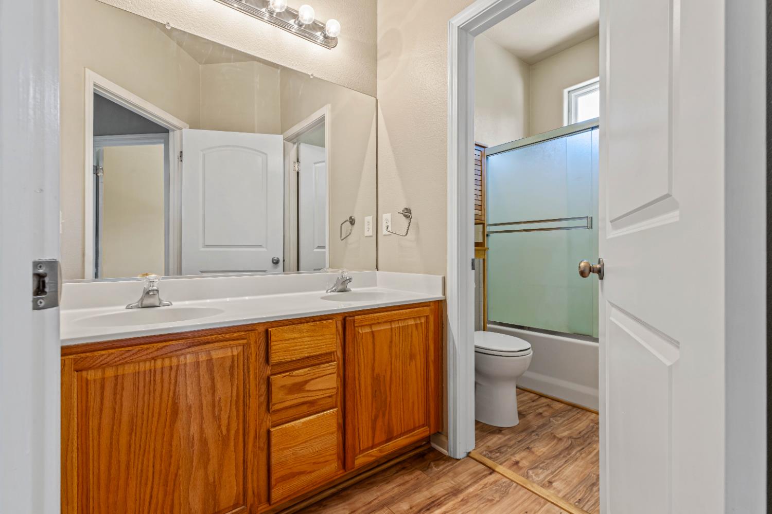 Detail Gallery Image 41 of 64 For 3913 Misty Ln, Modesto,  CA 95355 - 4 Beds | 3 Baths