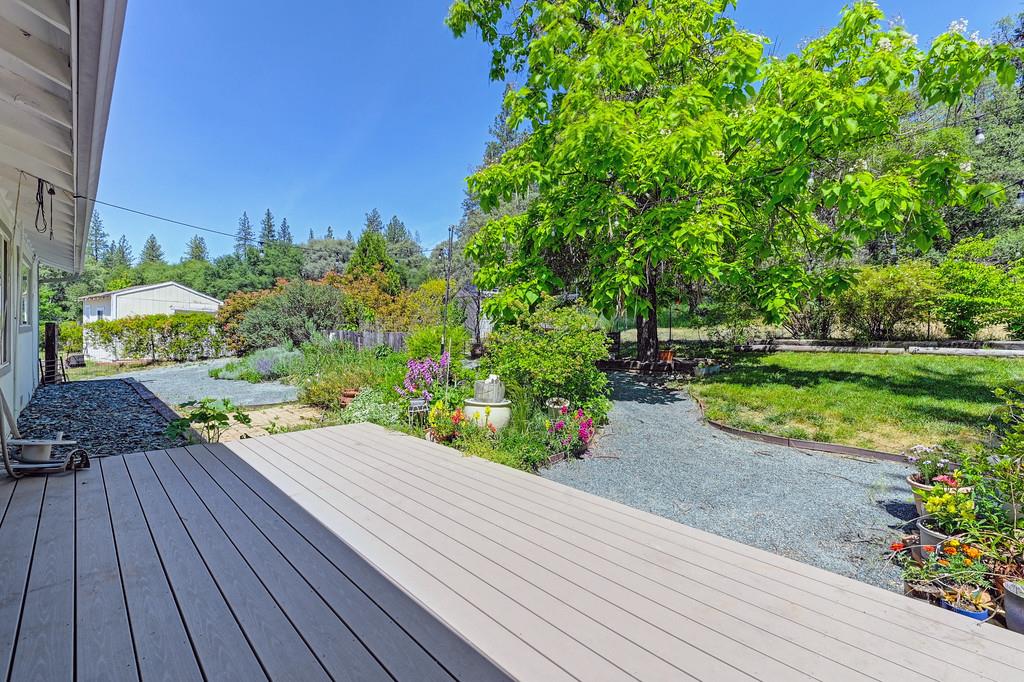 Detail Gallery Image 40 of 68 For 17725 Lake Forest Dr, Penn Valley,  CA 95946 - 3 Beds | 2 Baths