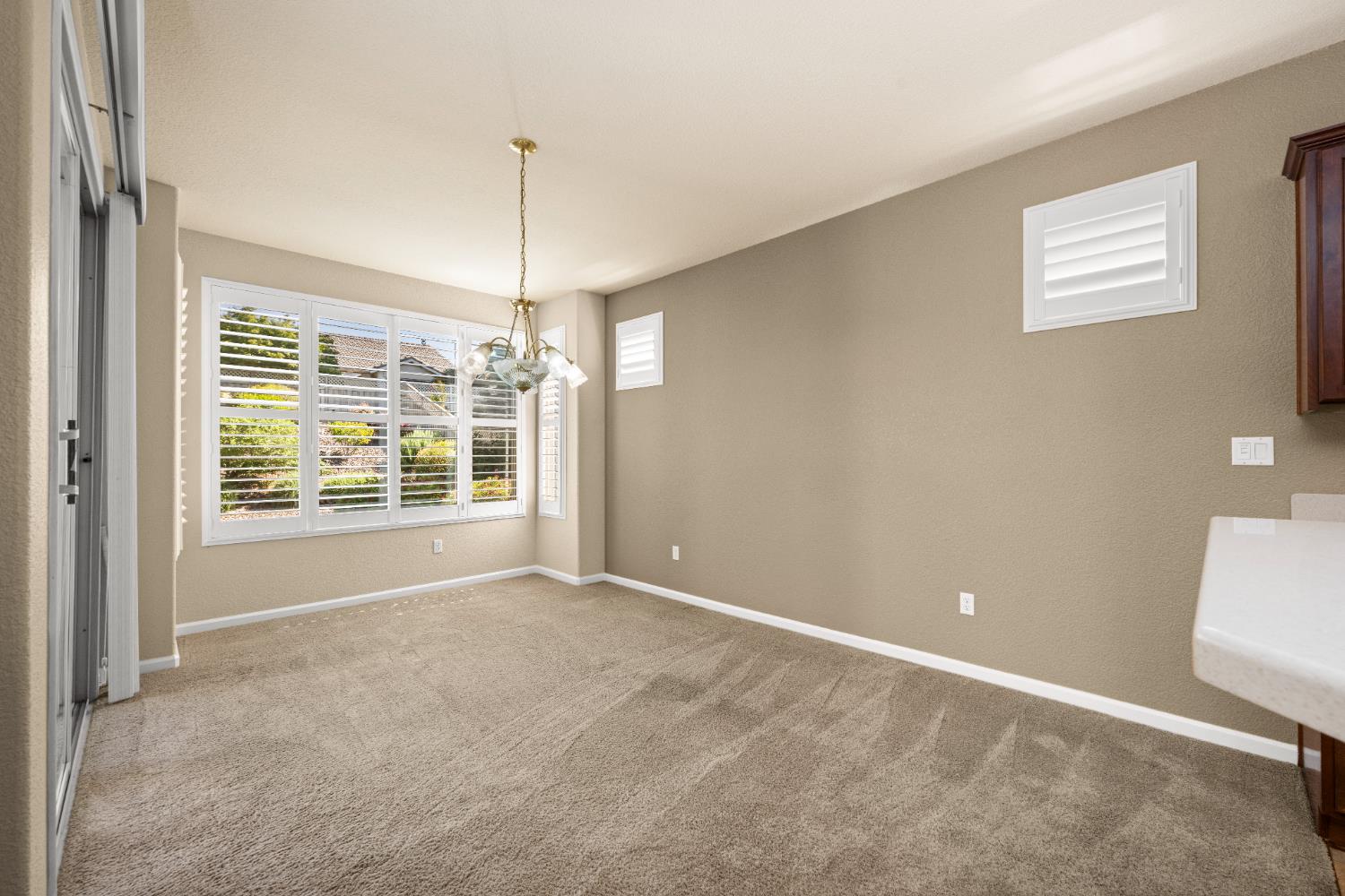 Detail Gallery Image 3 of 40 For 1018 Stone Pine Ln, Lincoln,  CA 95648 - 2 Beds | 2 Baths