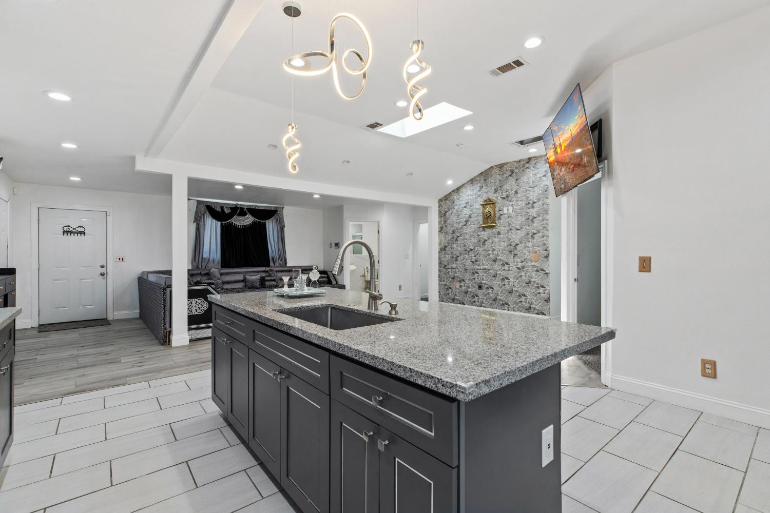 Detail Gallery Image 8 of 48 For Address Is Not Disclosed, Modesto,  CA 95351 - 3 Beds | 4 Baths