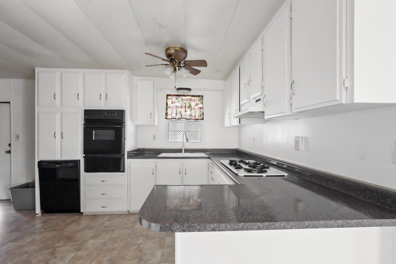 Detail Gallery Image 8 of 29 For 4125 Mchenry Ave 43, Modesto,  CA 95356 - 2 Beds | 2 Baths