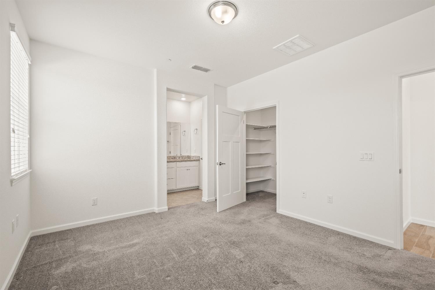 Detail Gallery Image 18 of 43 For 8924 El Cielo Ln, El Dorado Hills,  CA 95762 - 2 Beds | 2 Baths