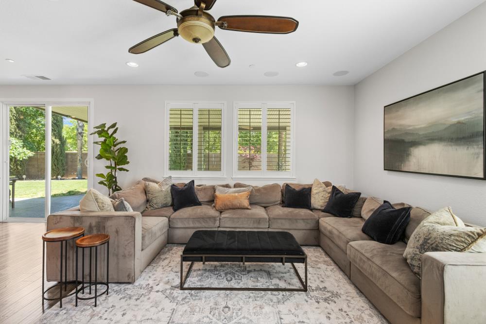 Detail Gallery Image 22 of 67 For 356 Bramble Ct, Roseville,  CA 95747 - 4 Beds | 3 Baths