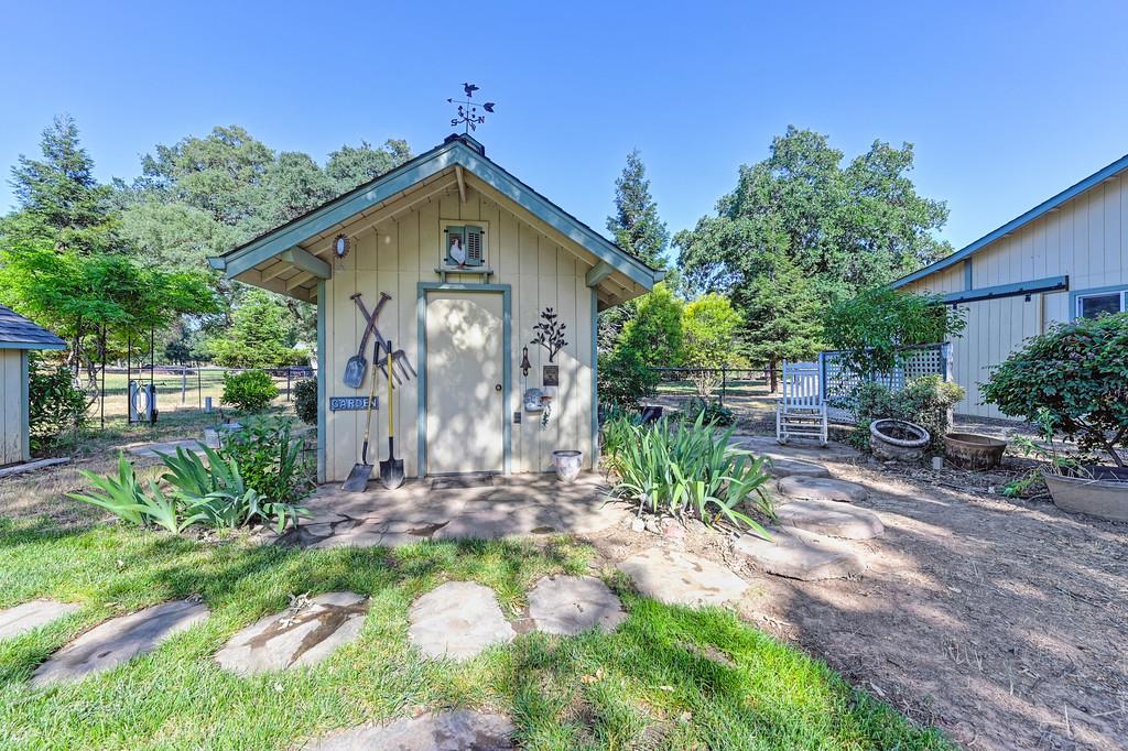 Detail Gallery Image 30 of 35 For 3443 Barker Rd, Loomis,  CA 95650 - 3 Beds | 2/1 Baths