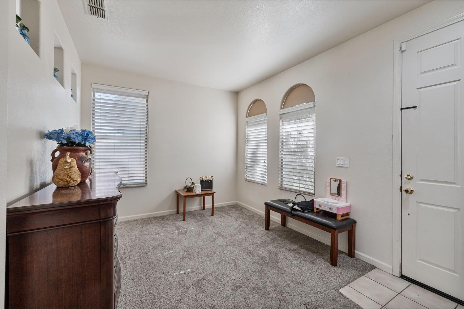 Detail Gallery Image 4 of 25 For 2081 Tangerine Ave, Madera,  CA 93637 - 3 Beds | 2 Baths