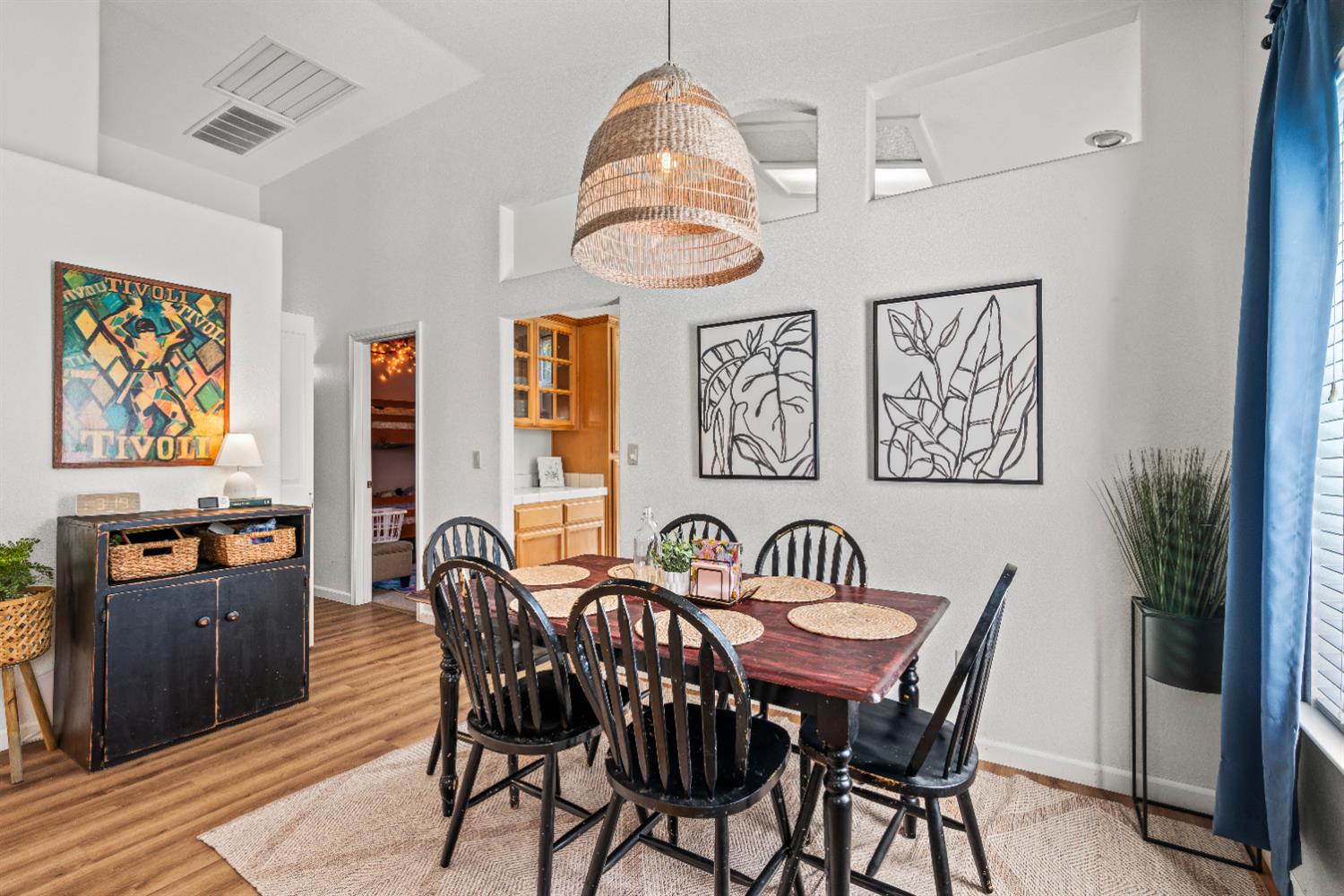 Detail Gallery Image 13 of 31 For 5004 Birchwood Ct, Rocklin,  CA 95677 - 3 Beds | 2 Baths