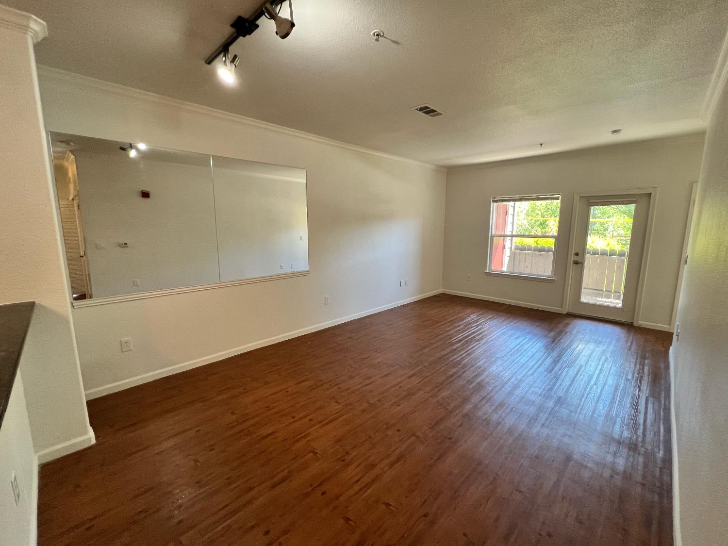 Detail Gallery Image 6 of 39 For 8434 Walerga Rd #1211,  Antelope,  CA 95843 - 2 Beds | 2 Baths