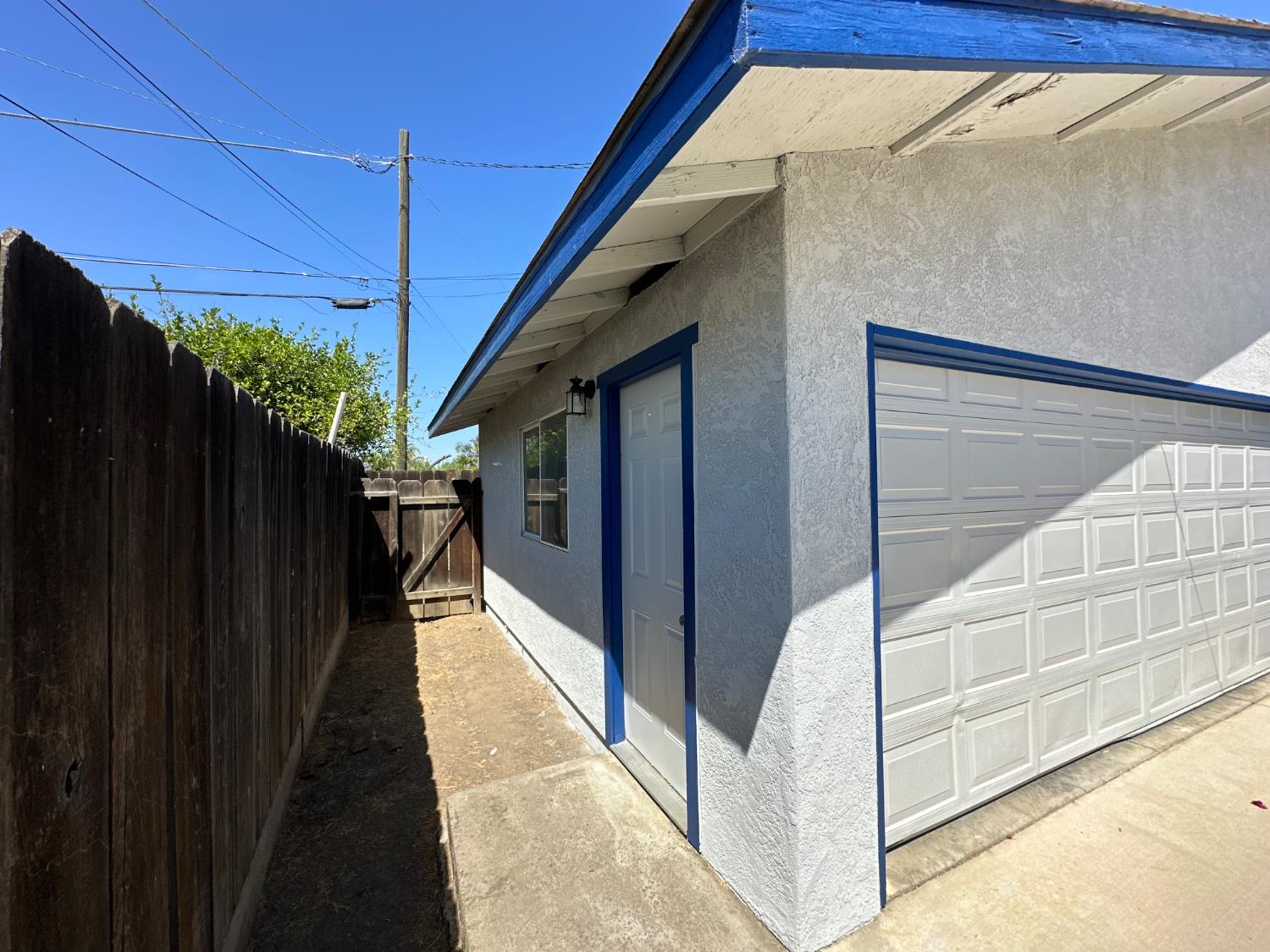 Detail Gallery Image 6 of 22 For 960 F St, Los Banos,  CA 93635 - 2 Beds | 1 Baths