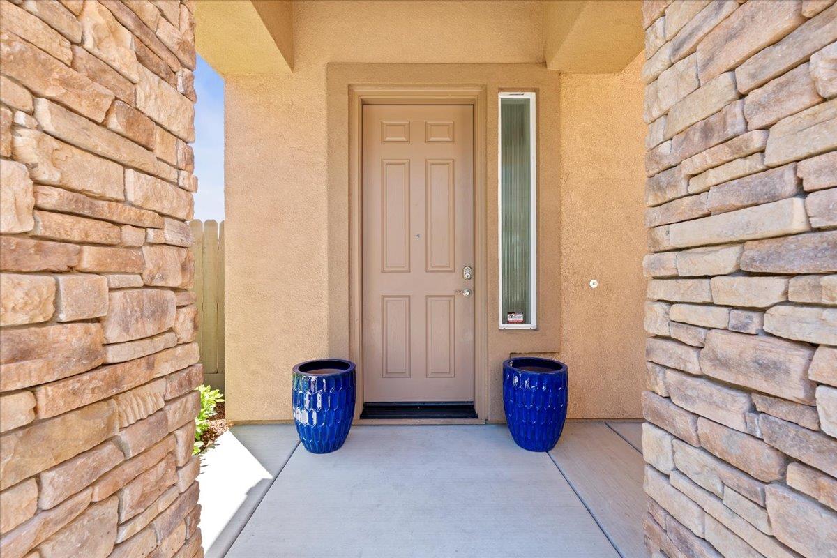 Detail Gallery Image 5 of 37 For 3129 Lennon Dr, Roseville,  CA 95661 - 5 Beds | 3 Baths