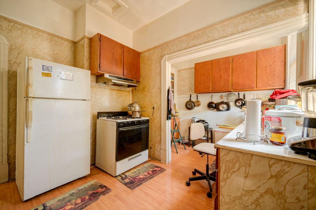 Detail Gallery Image 4 of 13 For 2220 15th St, Sacramento,  CA 95818 - – Beds | – Baths