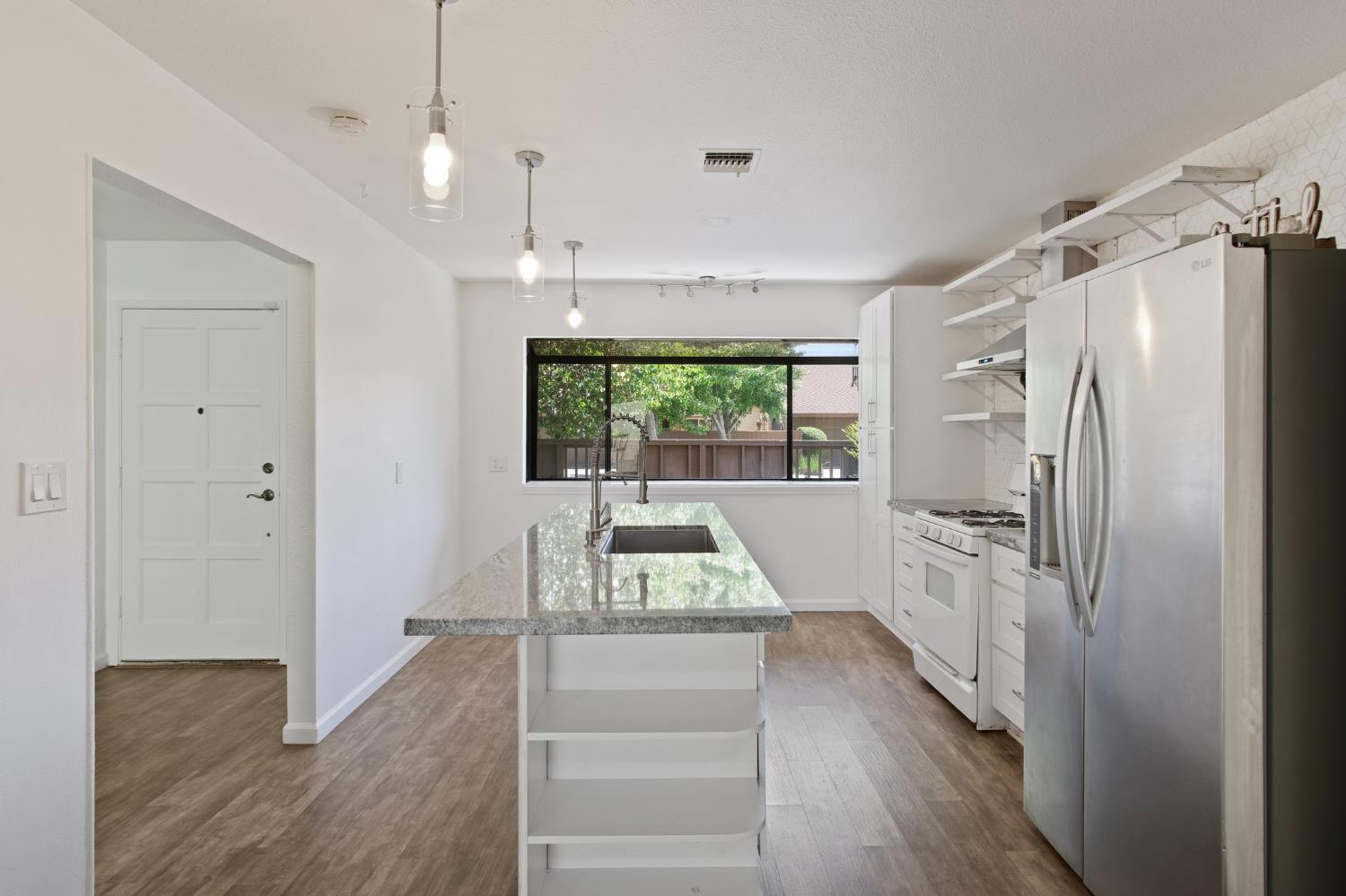Detail Gallery Image 8 of 30 For 1821 Laurel Oak Dr, Modesto,  CA 95354 - 2 Beds | 2 Baths