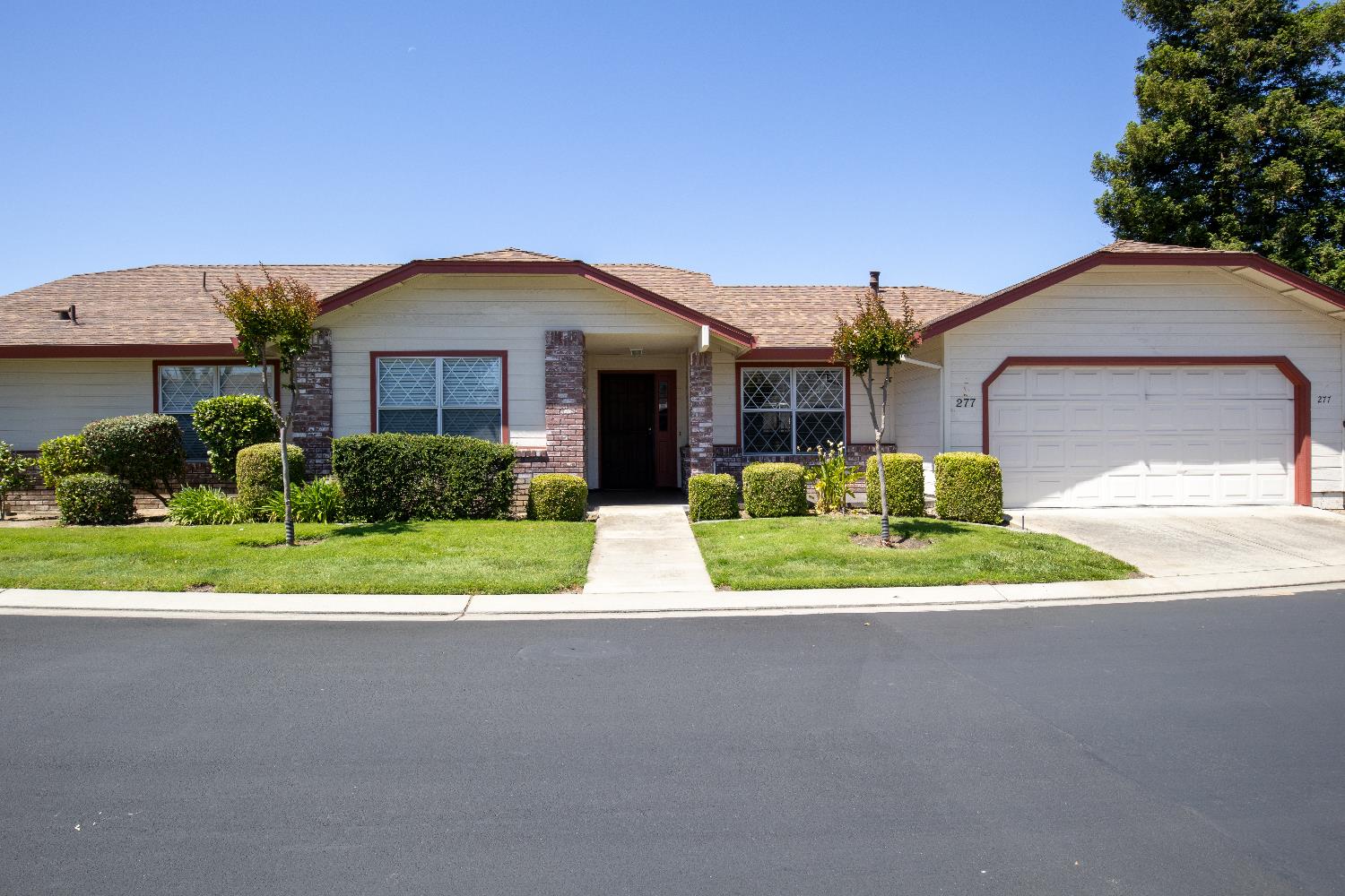Detail Gallery Image 1 of 53 For 277 Garden Circle Dr, Manteca,  CA 95336 - 3 Beds | 2 Baths