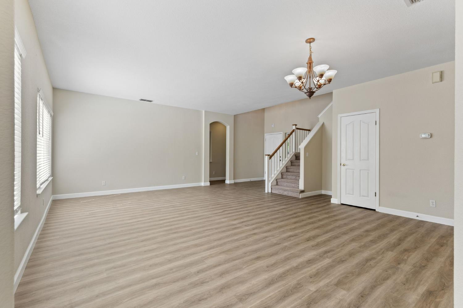 Detail Gallery Image 21 of 63 For 640 Garden Park Dr, Roseville,  CA 95678 - 4 Beds | 3 Baths