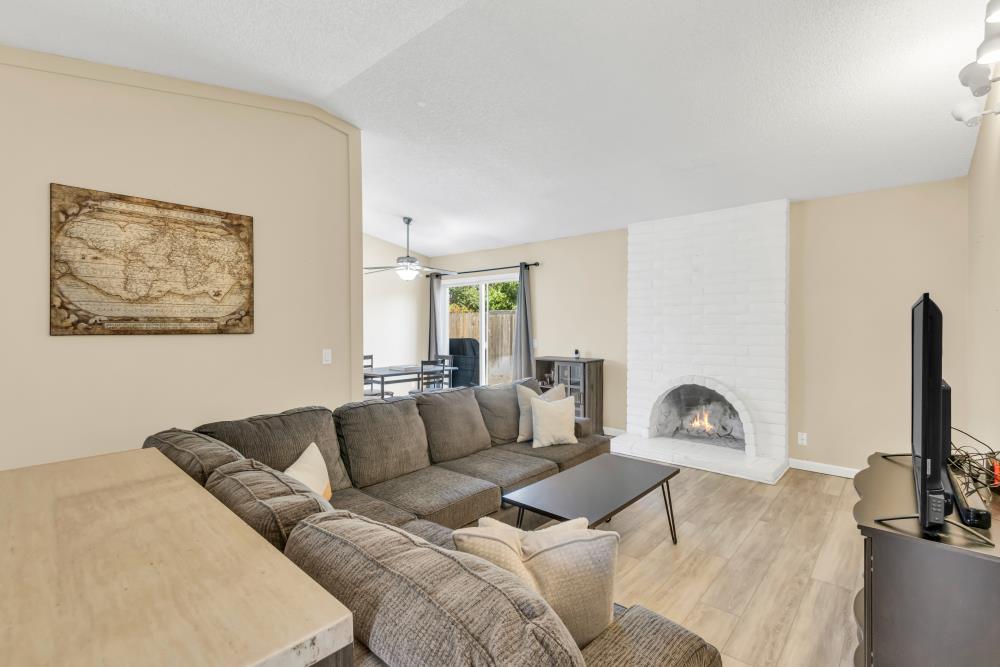 Detail Gallery Image 17 of 55 For 6428 Carmelwood Dr, Citrus Heights,  CA 95621 - 3 Beds | 2 Baths