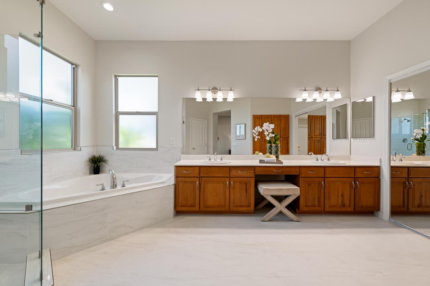 Detail Gallery Image 49 of 90 For 9461 Crossrail Dr, Wilton,  CA 95693 - 5 Beds | 3 Baths