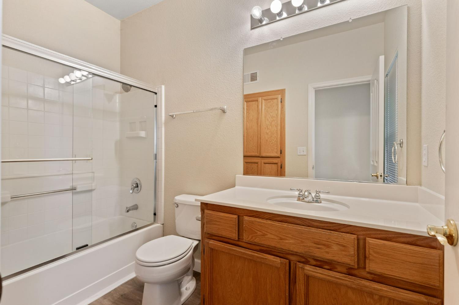 Detail Gallery Image 26 of 63 For 640 Garden Park Dr, Roseville,  CA 95678 - 4 Beds | 3 Baths