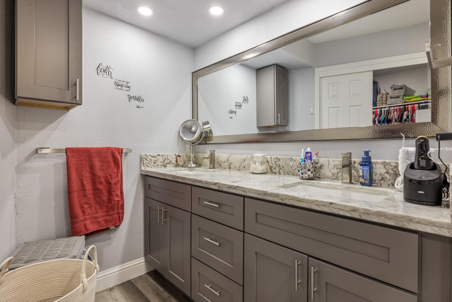 Detail Gallery Image 33 of 44 For 1184 Wood Duck Ct, Manteca,  CA 95337 - 4 Beds | 3 Baths
