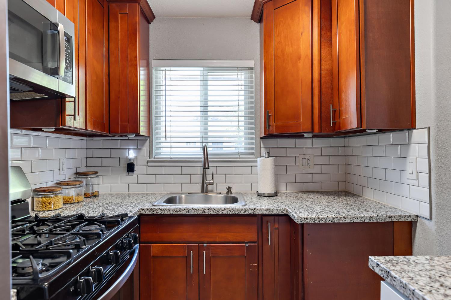 Detail Gallery Image 8 of 22 For 8943 El Mirador #4,  Elk Grove,  CA 95624 - 2 Beds | 1 Baths