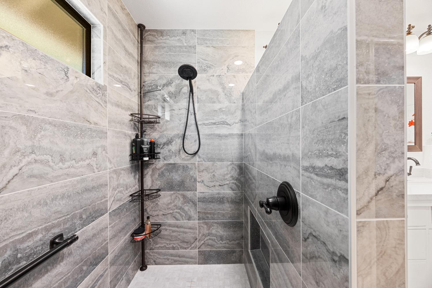 Detail Gallery Image 37 of 72 For 503 Hogan Ct, Roseville,  CA 95678 - 4 Beds | 3 Baths