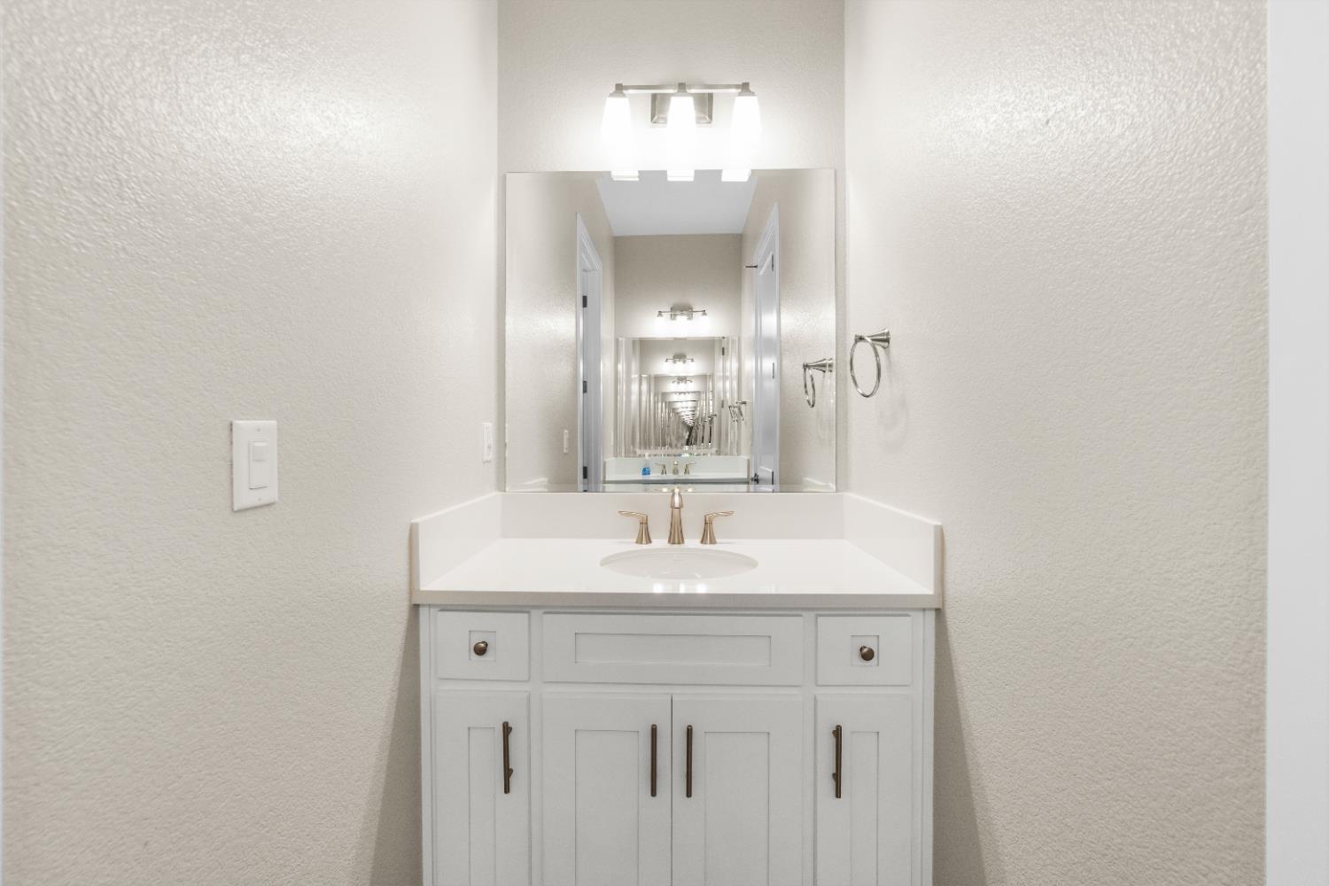 Detail Gallery Image 22 of 54 For 2001 Salina Way, Roseville,  CA 95747 - 4 Beds | 3 Baths