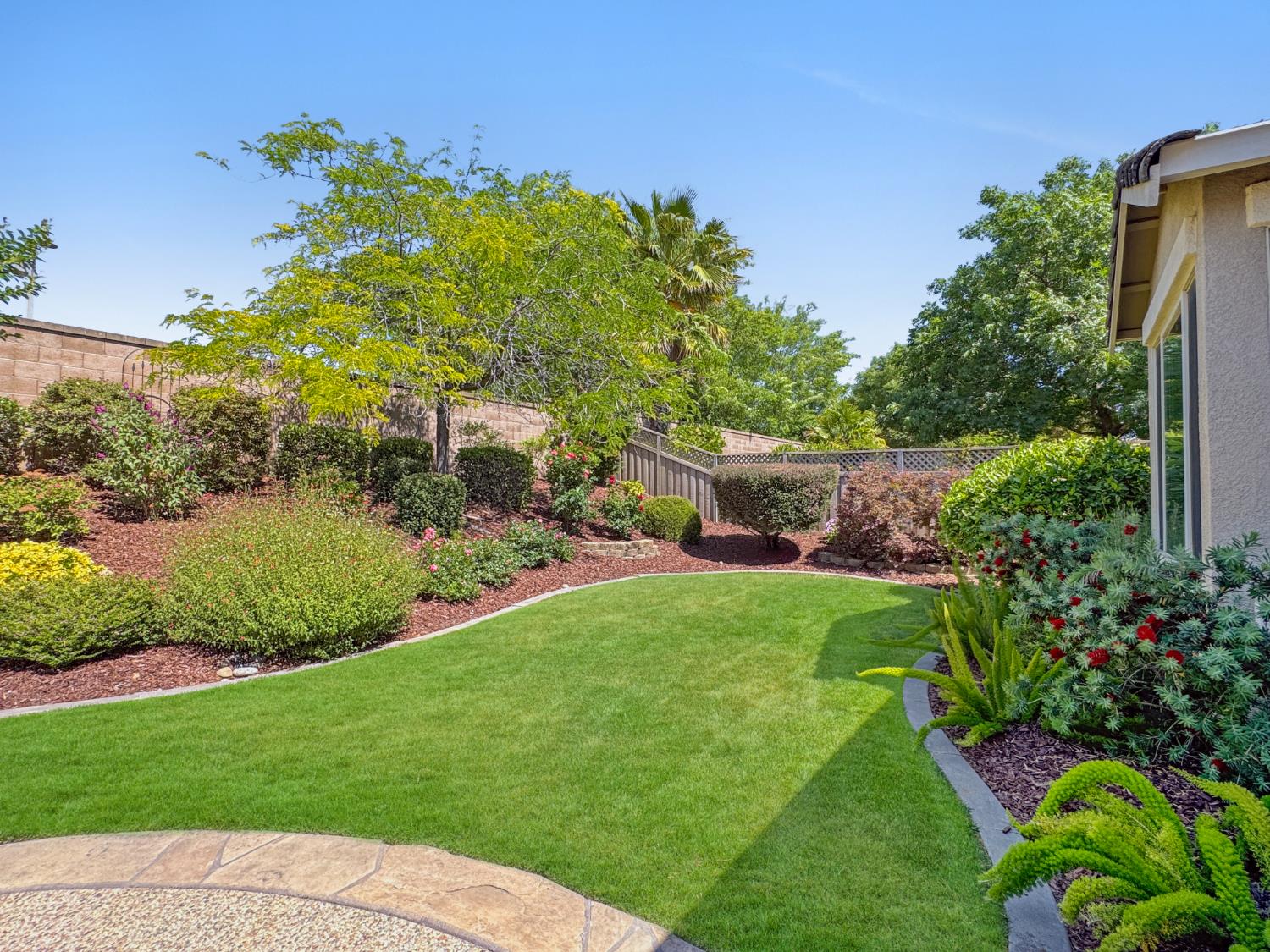 Detail Gallery Image 38 of 42 For 2052 Stonecrest Ln, Lincoln,  CA 95648 - 2 Beds | 2 Baths