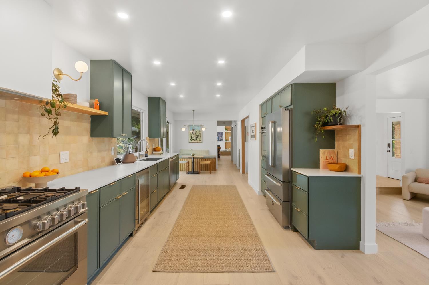 Detail Gallery Image 10 of 65 For 8514 Bordeaux Way, Fair Oaks,  CA 95628 - 4 Beds | 2/1 Baths