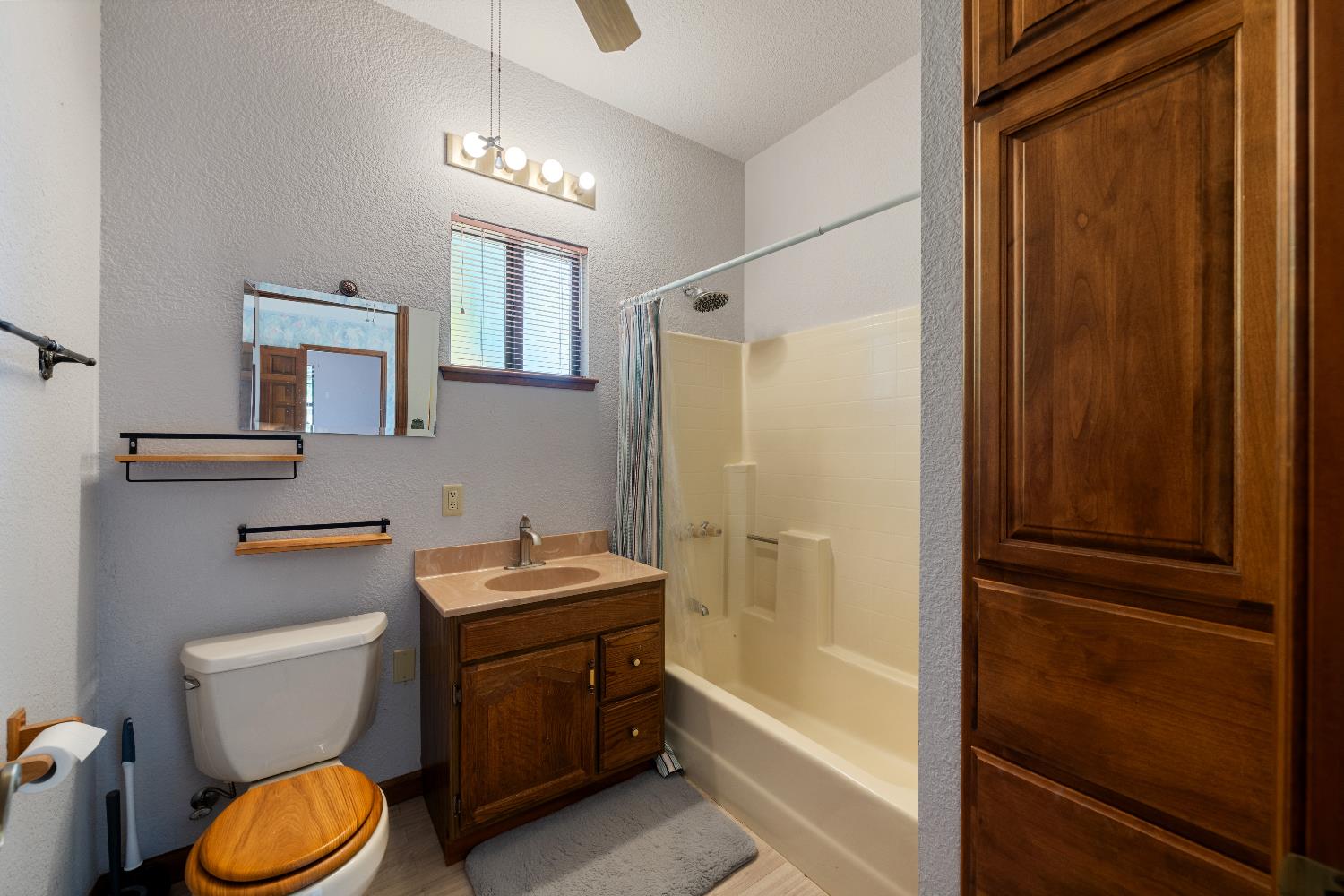 Detail Gallery Image 60 of 95 For 3004 Root Ave, Carmichael,  CA 95608 - 5 Beds | 4/2 Baths