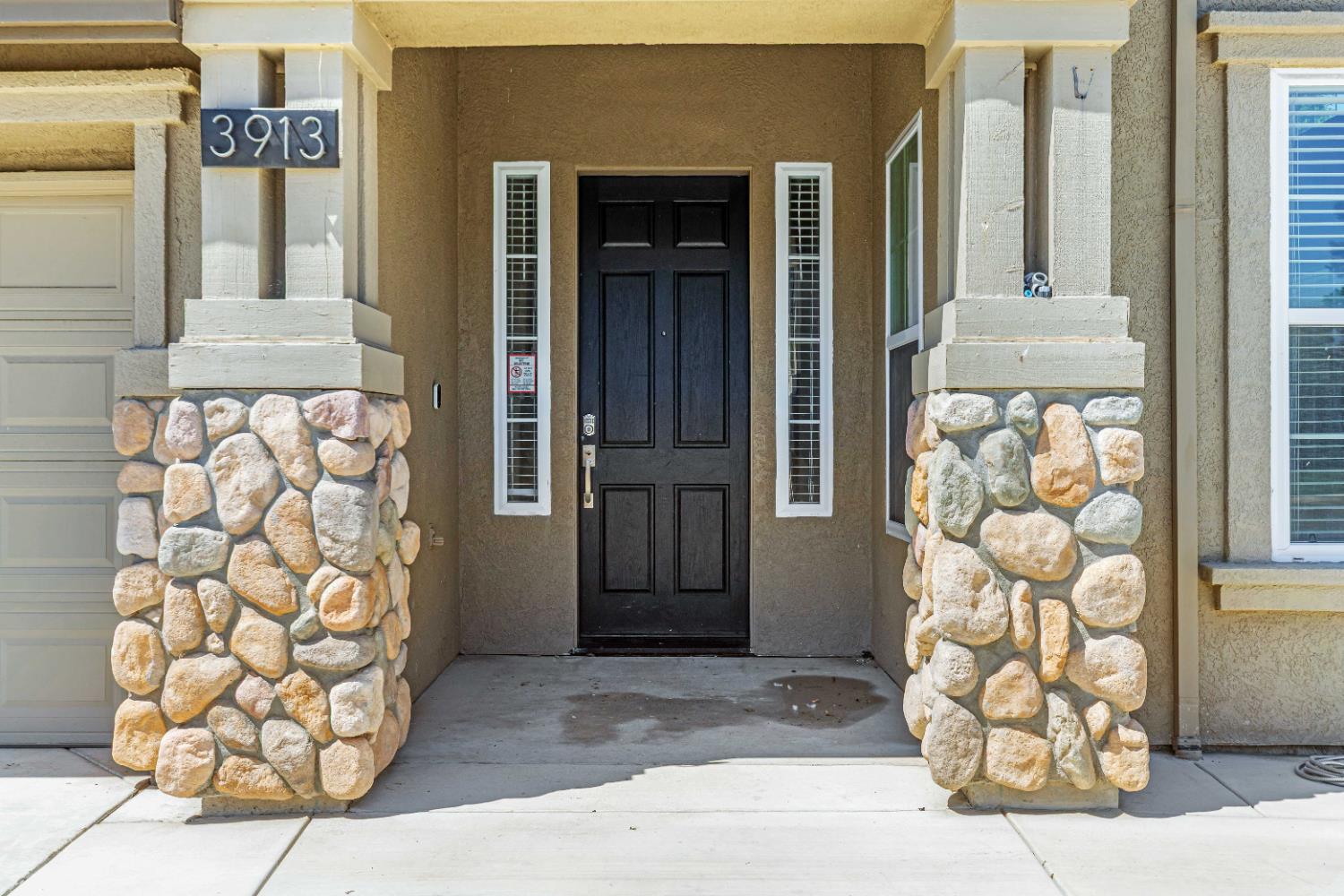 Detail Gallery Image 5 of 64 For 3913 Misty Ln, Modesto,  CA 95355 - 4 Beds | 3 Baths