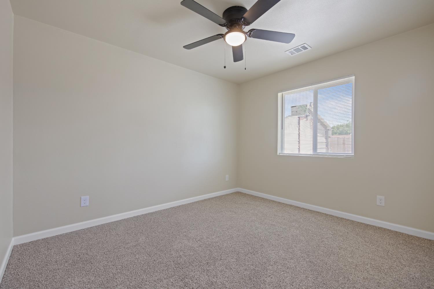Detail Gallery Image 15 of 46 For 2432 E Willow St a & B,  Stockton,  CA 95205 - 4 Beds | 2 Baths