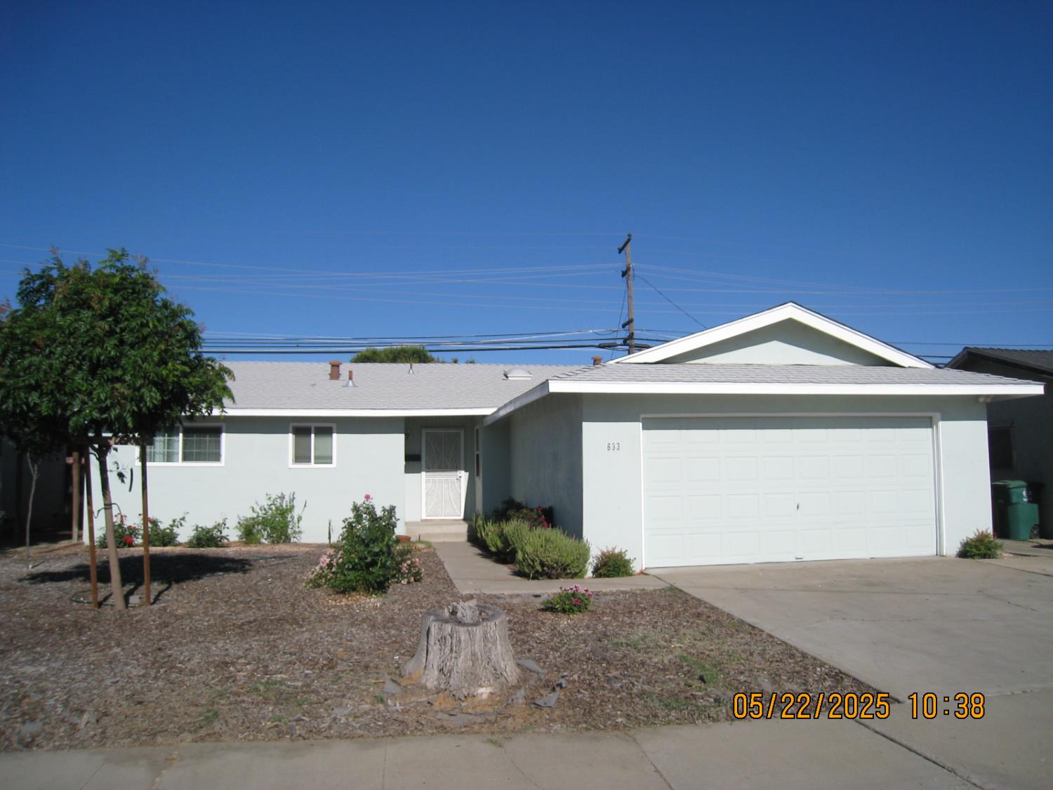Detail Gallery Image 1 of 25 For 633 Skylark Ave, Los Banos,  CA 93635 - 3 Beds | 2 Baths