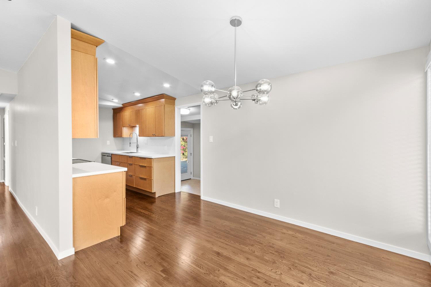 Detail Gallery Image 16 of 65 For 4937 Donovan Dr, Carmichael,  CA 95608 - 3 Beds | 2 Baths