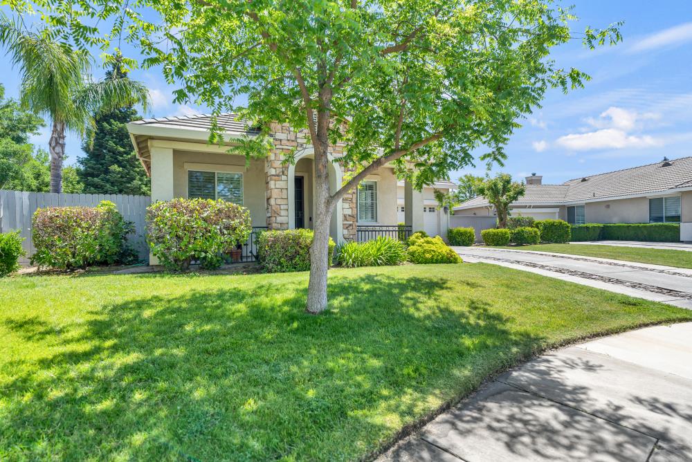 Detail Gallery Image 2 of 47 For 9145 Greendale Ct, Elk Grove,  CA 95758 - 4 Beds | 2 Baths