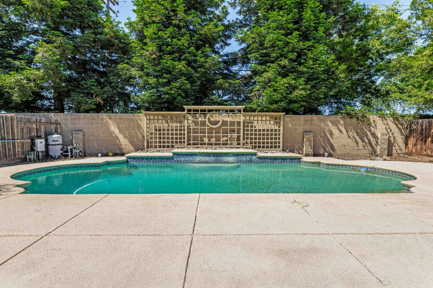 Detail Gallery Image 50 of 64 For 3913 Misty Ln, Modesto,  CA 95355 - 4 Beds | 3 Baths